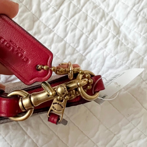 NWT Coach Signature Heart Wristlet - Picture 4 of 5